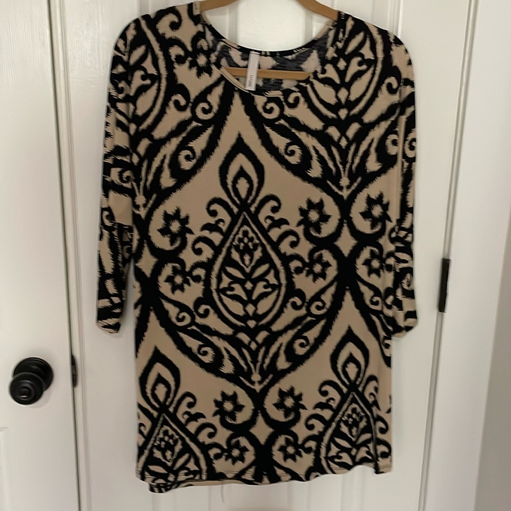 Cezanne Black Tan poly/spandex top XL